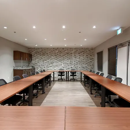 Home Inn & Suites Regina Airport-2