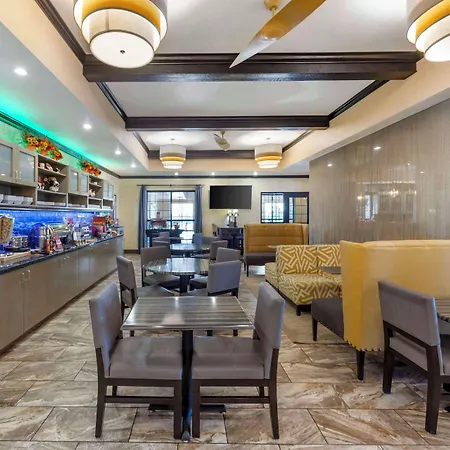 Best Western Plus Emerald Inn & Suites-3