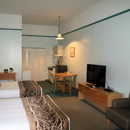 The Cedars Inn Hotel & Convention Centre-2