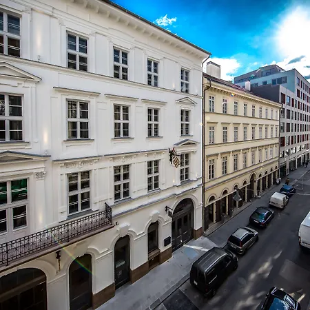 Prestige Hotel Budapest-3