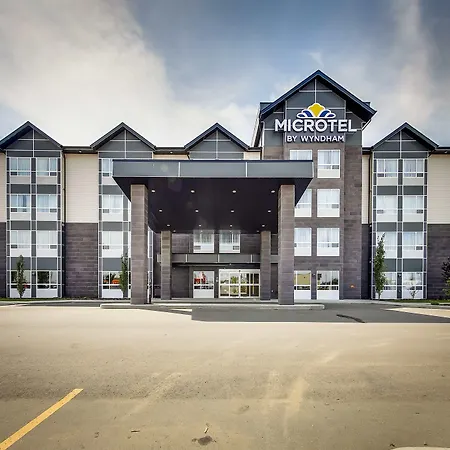 Microtel Inn & Suites By Wyndham Red Deer-3