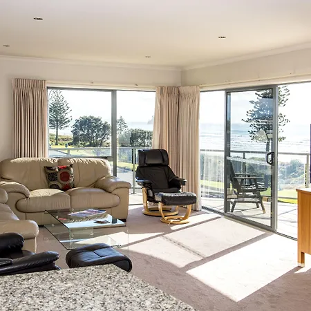 The Reef Beachfront Apartments-3