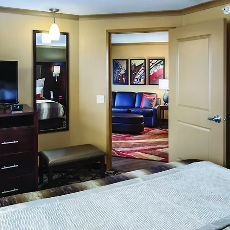 Clubhouse Hotel & Suites Fargo-2