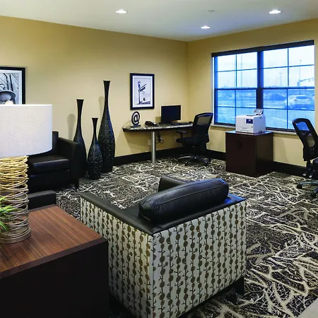 Clubhouse Hotel & Suites Fargo-3