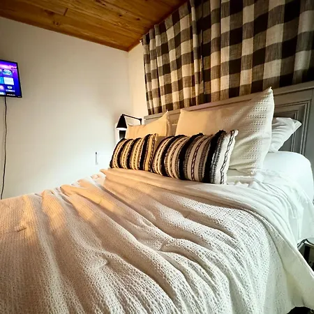 The Sugar Suite - Renovated With A View! Ski In-Out! Heated Pool, Hot Tub, Sauna, Gym, Ac, Ev, Adjustable Bed-2