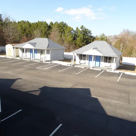 Village Inn & Suites - Smithville-3