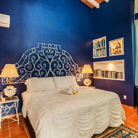 Garlands Del Rio Riverside Boutique Hotel-3