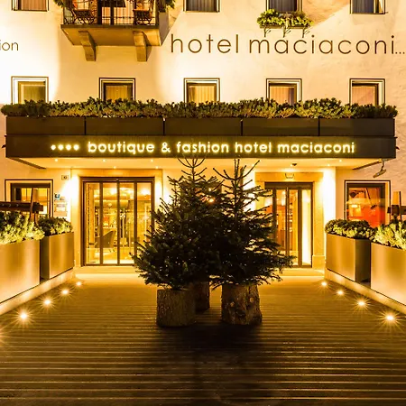 Boutique & Fashion Hotel Maciaconi - Gardenahotels-3