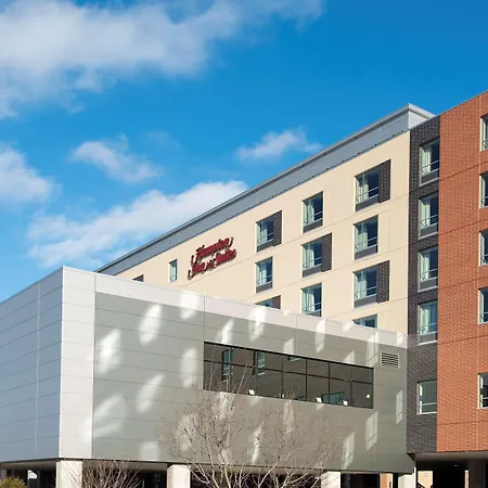 Hampton Inn & Suites Grand Rapids Downtown-3