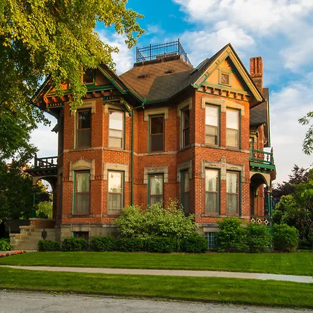 Historic Webster House Bed And Breakfast Inn-3