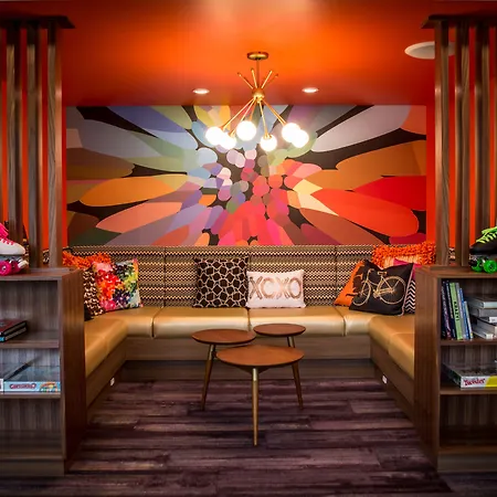 Hotel Zed Kelowna-2
