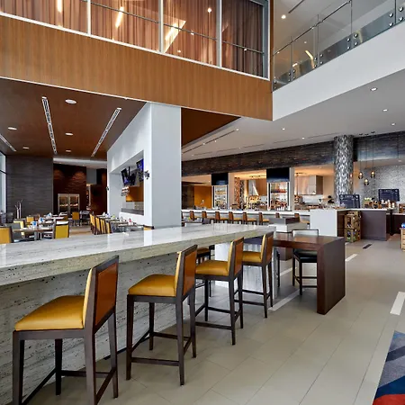 Calgary Airport Marriott In-Terminal Hotel-3