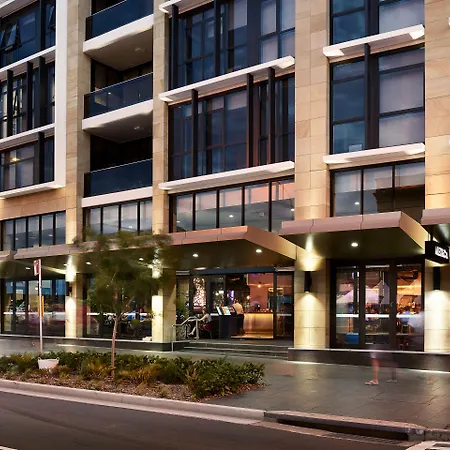 Meriton Suites Church Street, Parramatta-3