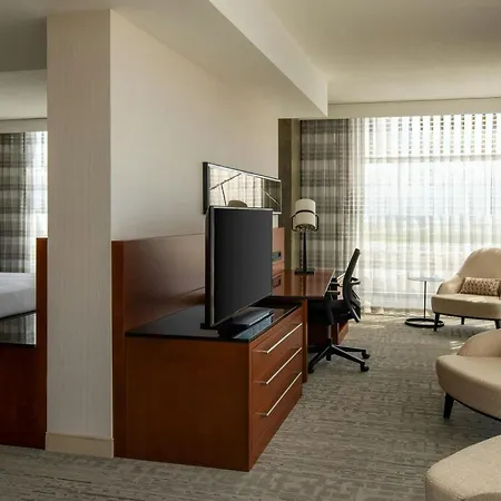 Marriott Montreal Airport In-Terminal Hotel-2