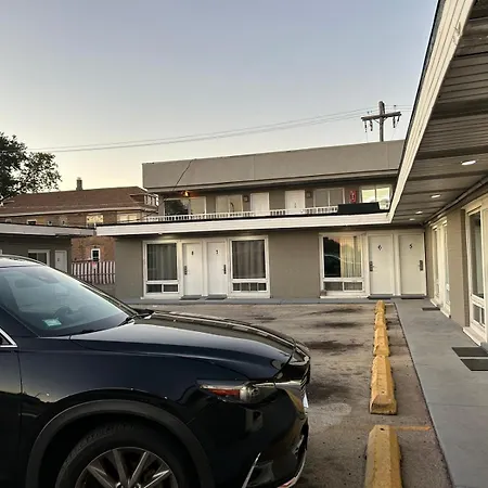 Rainbow Motel-3