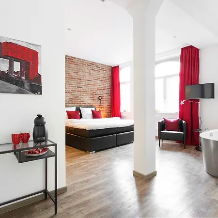1st Floor Köln 2-2