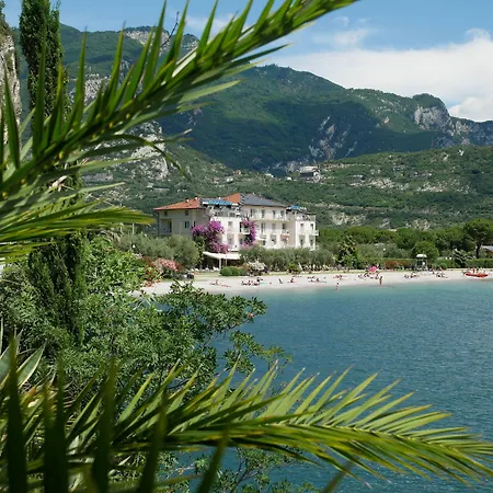 Hotel Baia Azzurra - Lake Front-2