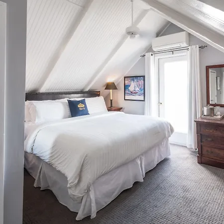 Queen Vic Guest House (Adults Only)-2