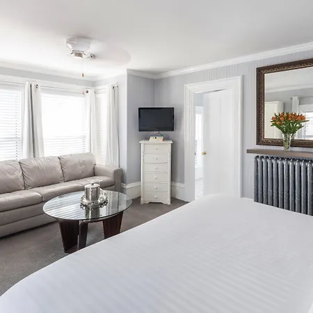 Queen Vic Guest House (Adults Only)-3