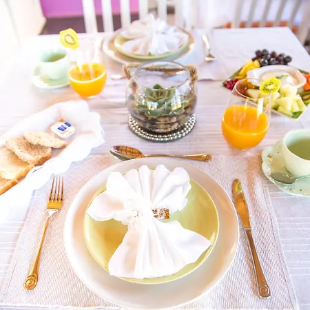 Tshiberry Bed & Breakfast-2