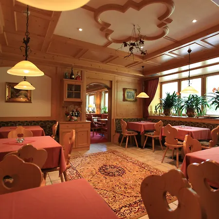 Hotel Cesa Tyrol-2