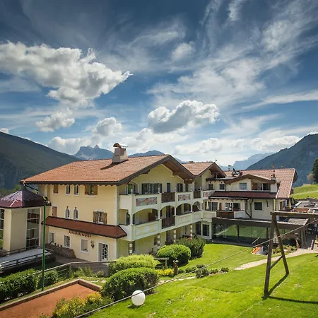 Hotel Albion Mountain Spa Resort Dolomites-3