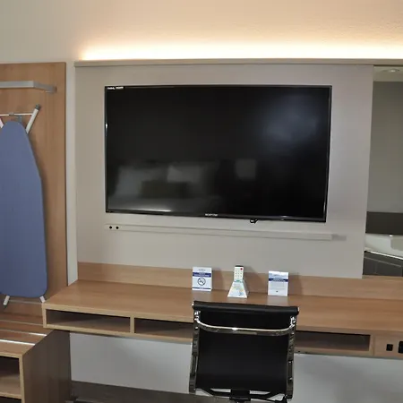 Microtel Inn & Suites By Wyndham Lubbock-3