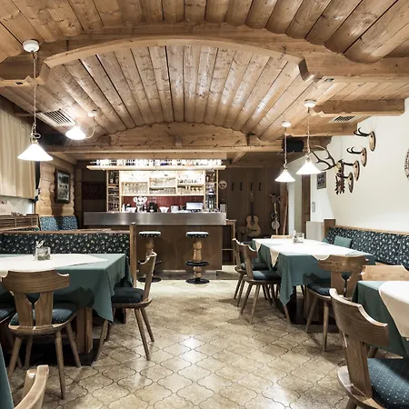 Hotel Alpenhof-2