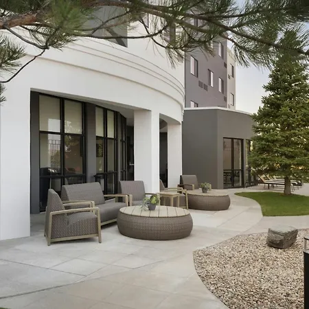 Courtyard Casper-3