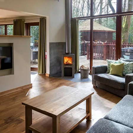 Garwnant, Brecon Beacons Cabins - Forest Holidays-3