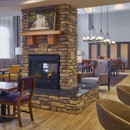 Hampton Inn & Suites Roseburg-2