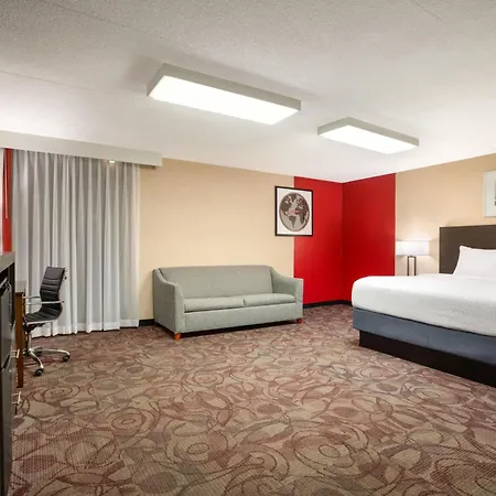 Ramada By Wyndham Alpena-3