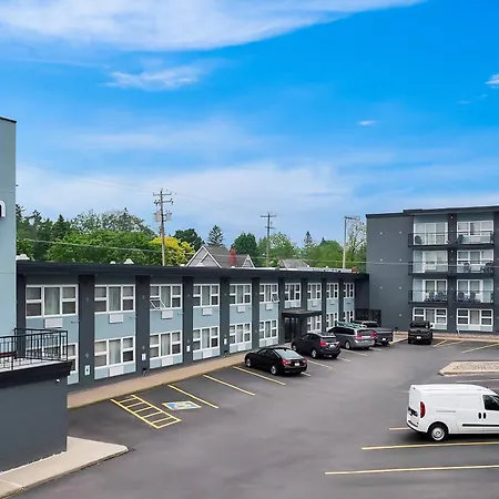 Clarion Pointe Rhinelander Downtown-3