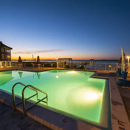 Getaways At Soundside Holiday Beach Resort-2