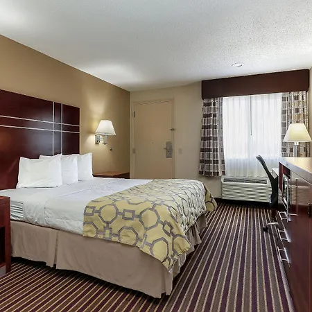 Baymont By Wyndham Bowling Green-3