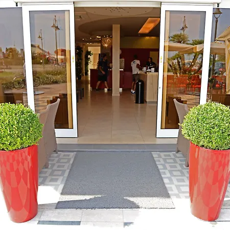 Hotel Cosmopol Cesenatico-3
