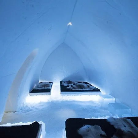 Arctic Snowhotel & Glass Igloos-3