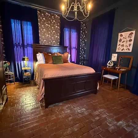 The 1883 Peabody House Bed & Breakfast-3
