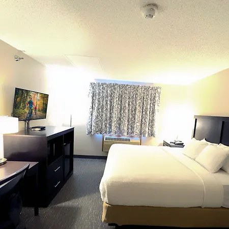 Country Trails Inn &Suites-2