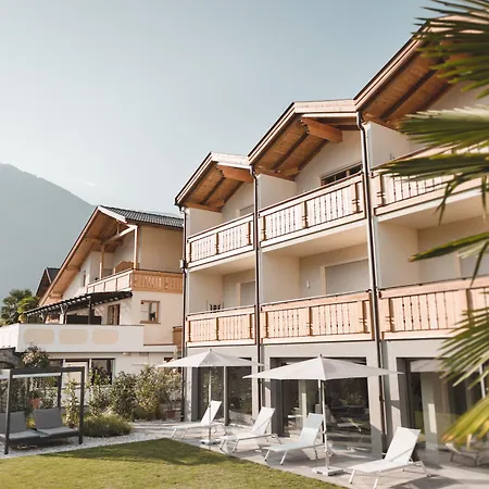 Hotel Tiefenbrunn Gardensuites&Breakfast-3