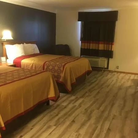Americas Best Value Inn & Suites Thief River Falls-3