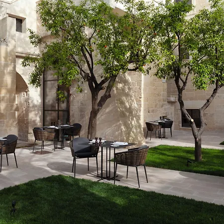 Palazzo Zimara Boutique Hotel-3
