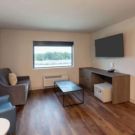 Grandstay Hotel & Suites Johnston-Des Moines, Ia-3