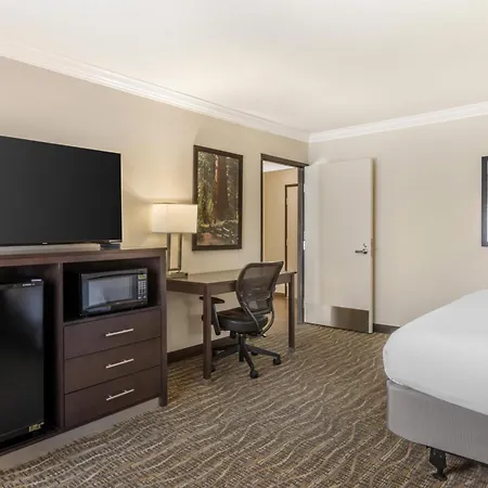 Best Western Town & Country Lodge-3
