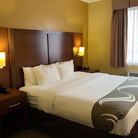 Quality Suites Midland North Loop 250-2