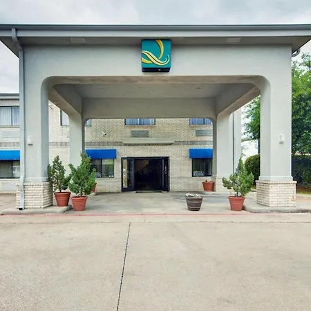 Quality Inn & Suites Grand Prairie South-2