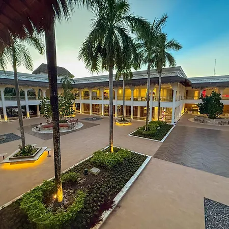 Grand Riviera Princess-3