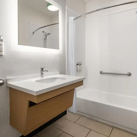 Garner Hotel Brookings By Ihg-2