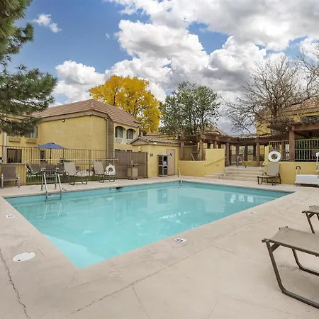 Best Western Airport Albuquerque Innsuites Hotel & Suites-3
