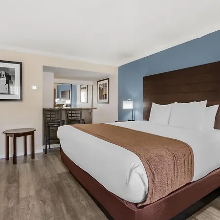 Best Western Innsuites Tucson Foothills Hotel & Suites-3